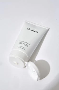 Medik8 Cream Cleanse 18 Medik8 Cream Cleanse -Care Products Store MEDIK8 CreamCleanseRichAndNourisjingEffortlesscleanser