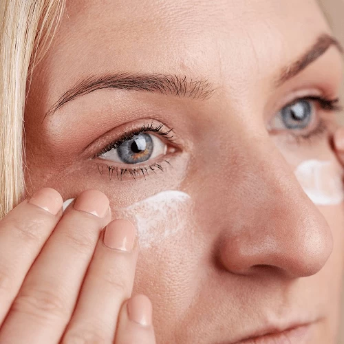 Medik8 Cream Cleanse 4 Medik8 Cream Cleanse - Image 4